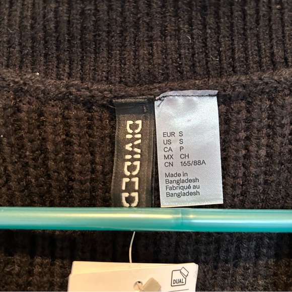 H&M DIVIDED Women's Small Black Sweater Vest Pullover Black Knit NWT - Picture 3 of 4